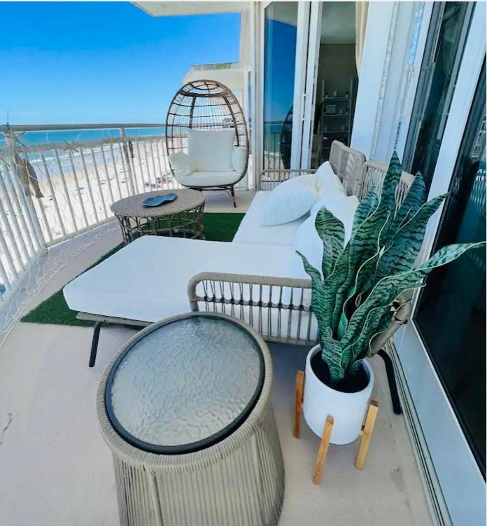 Beach Oasis 704 Lovely Daytona Ocean Front For 5 Sleeps Up To 12 Daytona Beach Esterno foto