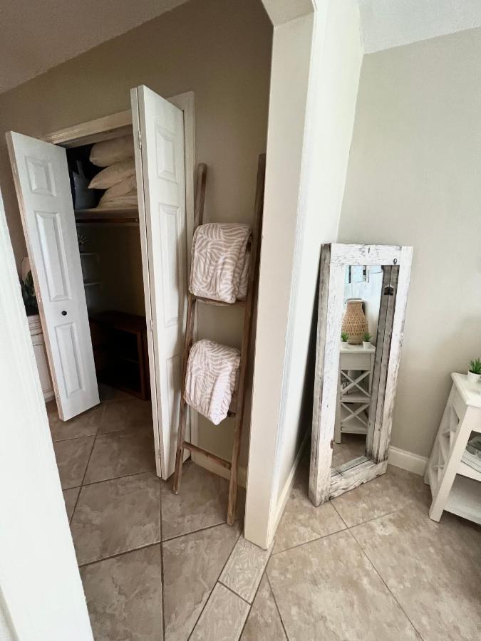 Beach Oasis 704 Lovely Daytona Ocean Front For 5 Sleeps Up To 12 Daytona Beach Esterno foto