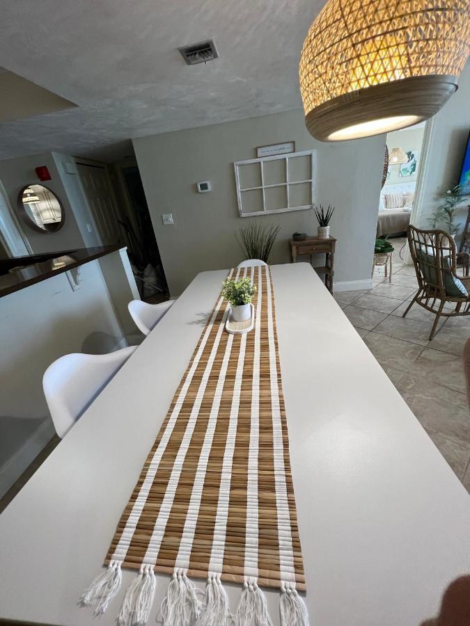 Beach Oasis 704 Lovely Daytona Ocean Front For 5 Sleeps Up To 12 Daytona Beach Esterno foto