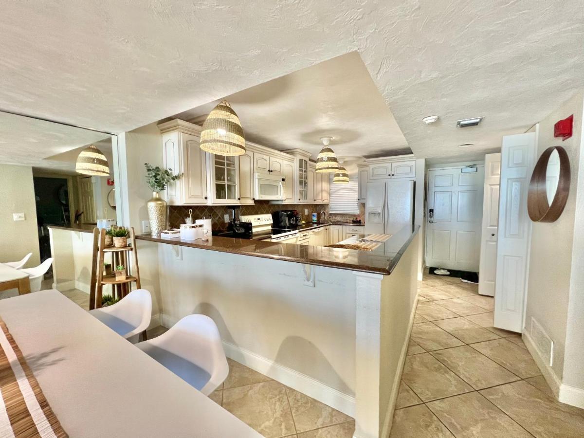 Beach Oasis 704 Lovely Daytona Ocean Front For 5 Sleeps Up To 12 Daytona Beach Esterno foto
