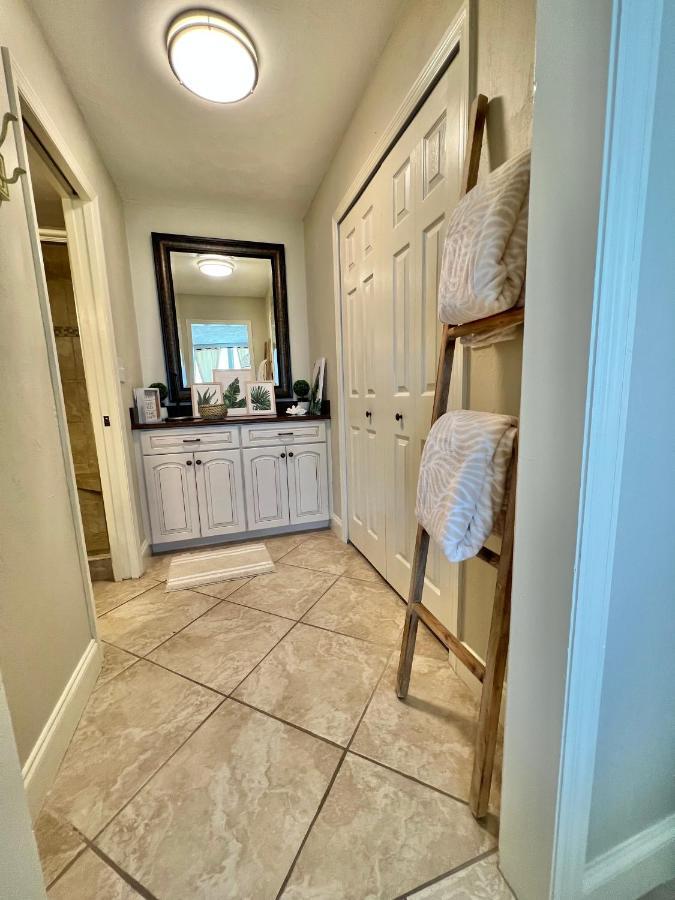 Beach Oasis 704 Lovely Daytona Ocean Front For 5 Sleeps Up To 12 Daytona Beach Esterno foto