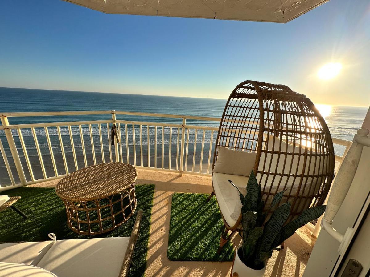 Beach Oasis 704 Lovely Daytona Ocean Front For 5 Sleeps Up To 12 Daytona Beach Esterno foto